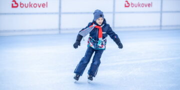 Зимние развлечения в Карпатах: актуальные цены на каток в Буковеле
