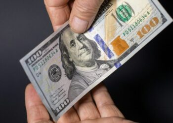 Курс валют в конце января начнет меняться: банкир предупредил о новых ценах в обменниках