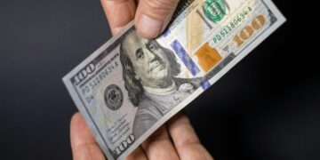 Курс валют в конце января начнет меняться: банкир предупредил о новых ценах в обменниках