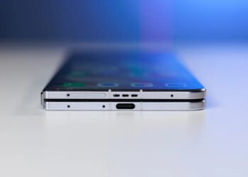 Не Samsung і не Google: майбутній складаний смартфон Apple отримає нового конкурента