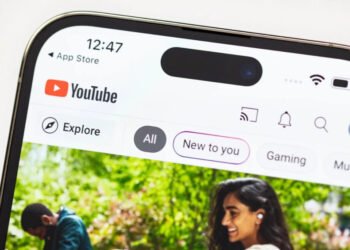 Хочеш слухати — плати: YouTube офіційно підтвердив нову заборону для користувачів без підписки