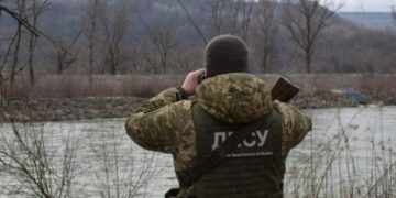 Подводные скутеры и авто инкассаторов: ГПСУ разоблачила необычные методы побега за границу