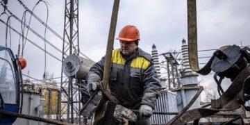 Сделали невозможное: энергетики восстановили свет, тепло и воду в Кривом Роге