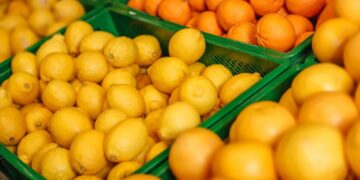 Витаминная корзина: какие фрукты в Украине подорожают, а какие станут доступнее к концу зимы