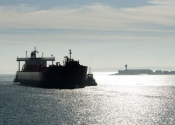 Трамп согласился поддержать законопроект об усилении санкций против России и приступил к охоте на теневые танкеры.