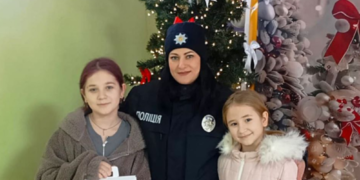 “Таємні” санти: як на Київщині привітали дітей із зимовими святами, – ФОТО