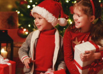 “Таємні” санти: як на Київщині привітали дітей із зимовими святами, – ФОТО