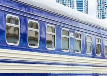 Ворожий удар зупинив десятки потягів: на Київщині вводять нові розклади руху