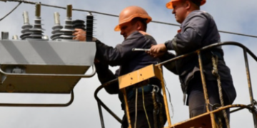 Блекаут триває: в центрі Києва зникло світло й зупинився громадський транспорт