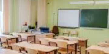 Кровопролиття і крики в школі Києва: поліція оточила навчальний заклад