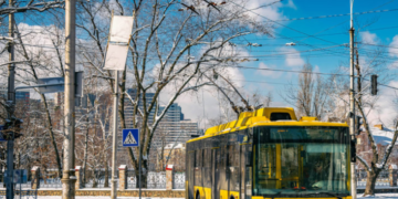 Крики і кровопролиття в громадському транспорті: в Києві стався кривавий конфлікт