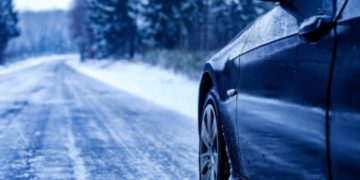 На дорогах Києва й області сповільнено рух: причини та застереження КМДА