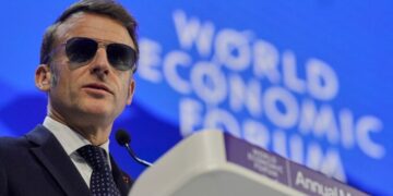 Макрон жестко отреагировал на новый ультиматум Трампа