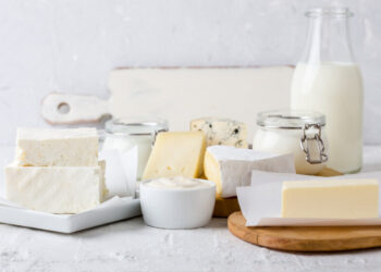 В Украине внезапно упали цены на молоко: как теперь отличается стоимость сортов