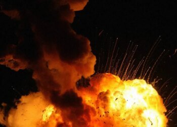 росія завдала масованого удару по Києву ракетами та дронами у лютий мороз