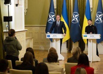 Треба шукати діалог, але здаватись ніхто не збирається: Зеленський про черговий раунд переговорів в Абу-Дабі