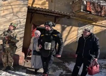 Рятувальники показали евакуацію 9 людей з Дружківки на Донеччині