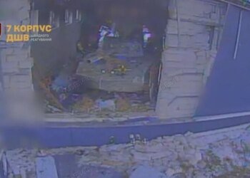 Українські військові знищили САУ "Нона-С" російських десантників у Покровську