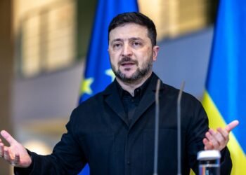 Украина будет поощрять 800-тысячную армию высокими зарплатами, – Зеленский