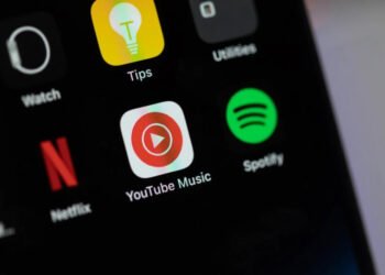 Тексти розмиті, а прокрутка заблокована: Google змушує користувачів масово купувати Premium-підписку