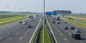 Кризис за рулем: сколько зарабатывают дальнобойщики в Польше и почему они хотят уволиться