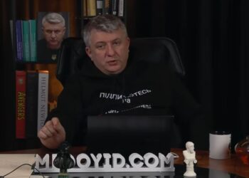 Роковая инерция: Романенко объяснил, почему Украина уверенно идет “польским сценарием” и как переиграть Россию