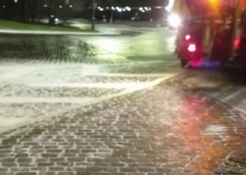 Сніг і затори: ситуація на дорогах Києва різко ускладнилася