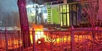 Прицільний удар по Києву: знеструмлені райони і пошкоджене житло