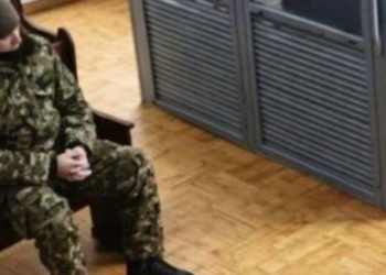 Скандал, кров і вбивство у квартирі: в Києві затримали агресивну мешканку багатоповерхівки