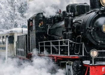 Рух без зупинок: дитяча залізниця в Києві змінила режим роботи