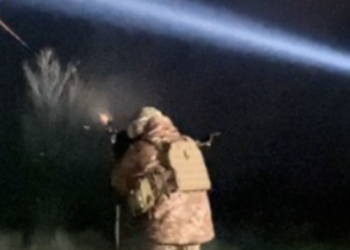 Групи небезпечних об’єктів атакують Київ і область: де лунають сирени і вибухи