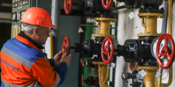 Відновлення тепла в будинки призупинено: Київтеплоенерго назвало причину