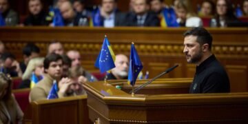 У Зеленского отреагировали на “инсайд” FT о выборах и референдуме в Украине