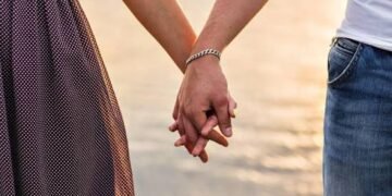 Як зрозуміти, що чоловік серйозно налаштований на стосунки