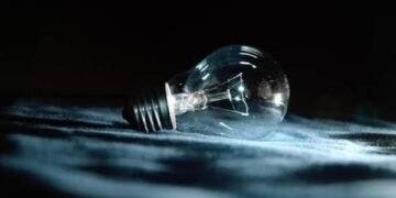 Темна ніч для Києва: частина міста залишилась без електрики