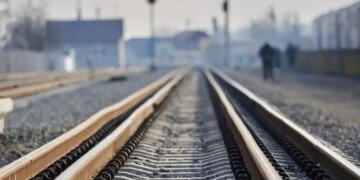 «Укрзализныця» меняет расписание поездов на юге и востоке: как они будут курсировать