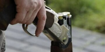 Оружие на руках у гражданских: полиция дала перечень, чем владеют украинцы