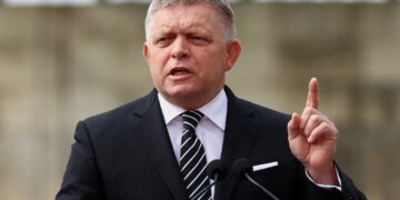 Шантаж не сработал: Фицо в ярости из-за «украинского дня» в Брюсселе