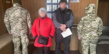 В Киеве мужчина женился на 80-летней теще, чтобы выехать за границу