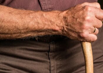 Социальные выплаты вместо пенсии: кому и сколько выплатит государство