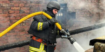 Дрон рф атакував лікарню у Великому Бурлуці на Харківщині