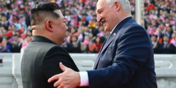 Лукашенко в КНДР: парад, цветы от Путина и новое соглашение. ВИДЕО