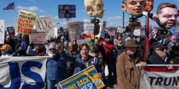 Конец «королевства» Трампа: 50 штатов охвачены протестами небывалого масштаба. ФОТО, ВИДЕО