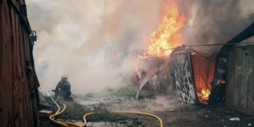 По меньшей мере 14 зданий в Полтаве пострадали в результате атаки