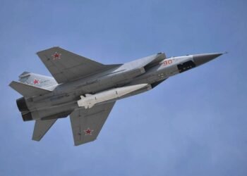 Россия впервые за долгое время запустила “Кинжалы” на Староконстантинов