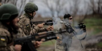 Пока мир смотрит на Иран: Россия усилила наступление в Украине и несёт рекордные потери