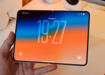 З’явилися нові деталі про складаний iPhone: як працюватимуть додатки та камери