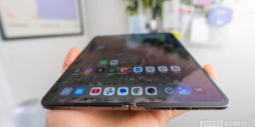 Забудьте про заломи: OPPO використала 3D-друк, щоб зробити екран смартфона ідеально гладким