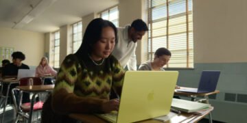 Залишать лише для багатих: яку круту “фішку” Apple вирішила не додавати в дешеві ноутбуки