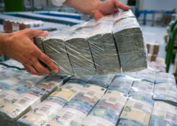 Почти 1000 евро пенсии: украинцы могут получить выплату без стажа